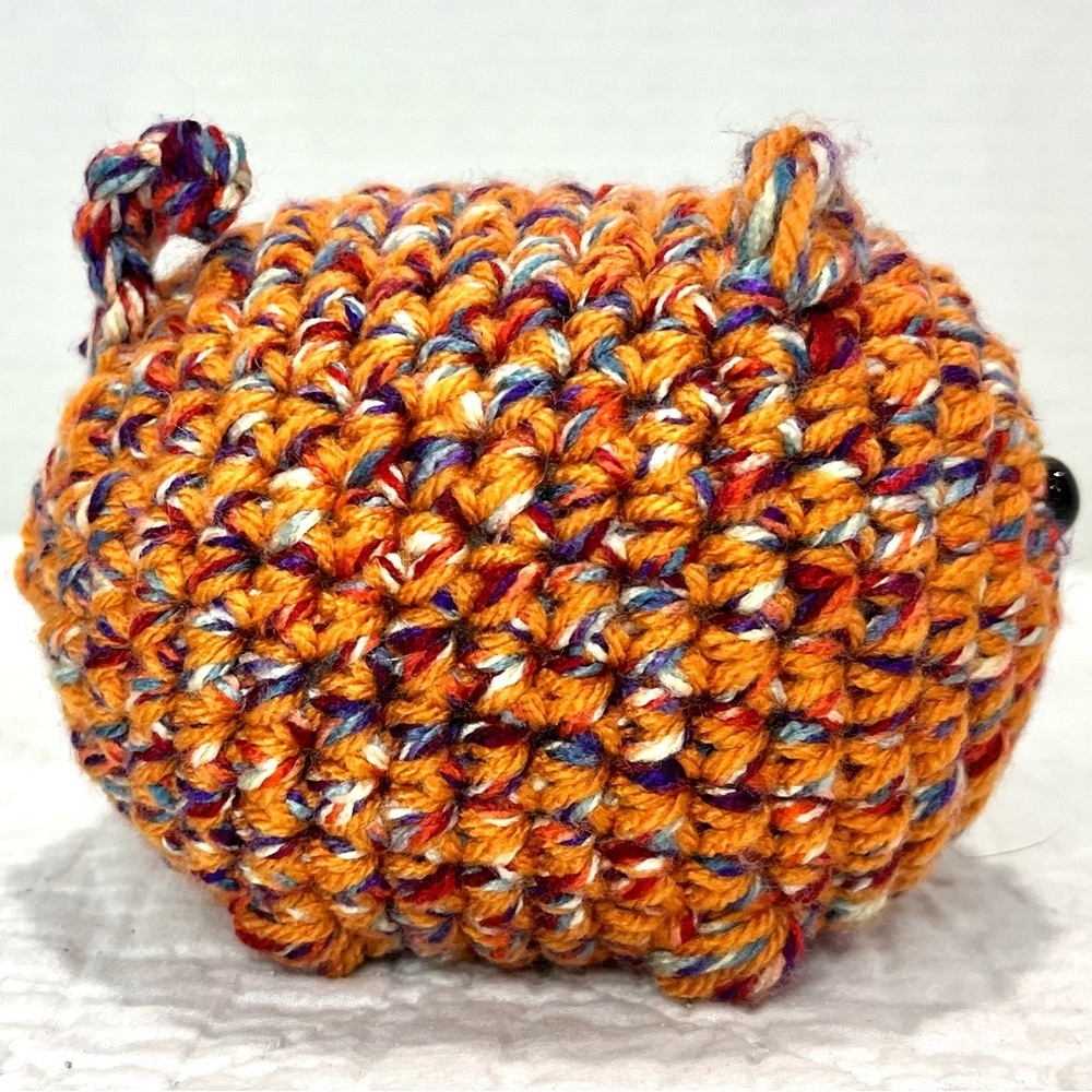 Handmade crochet cat loaf - Picture 2 of 5